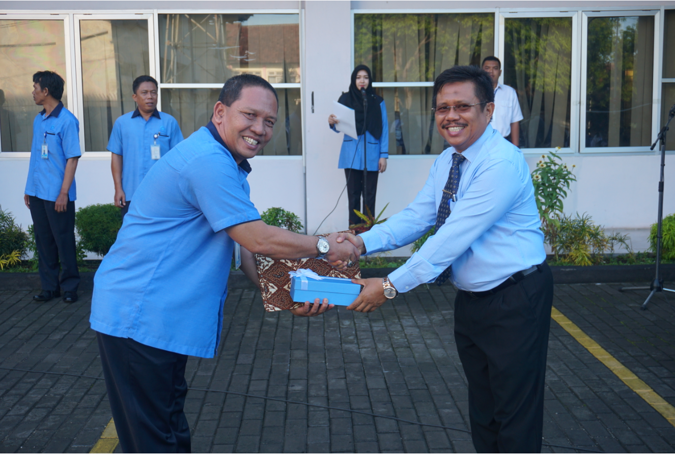 PELEPASAN PEGAWAI PURNA TUGAS BAPAK SYAHRIR SYAIR