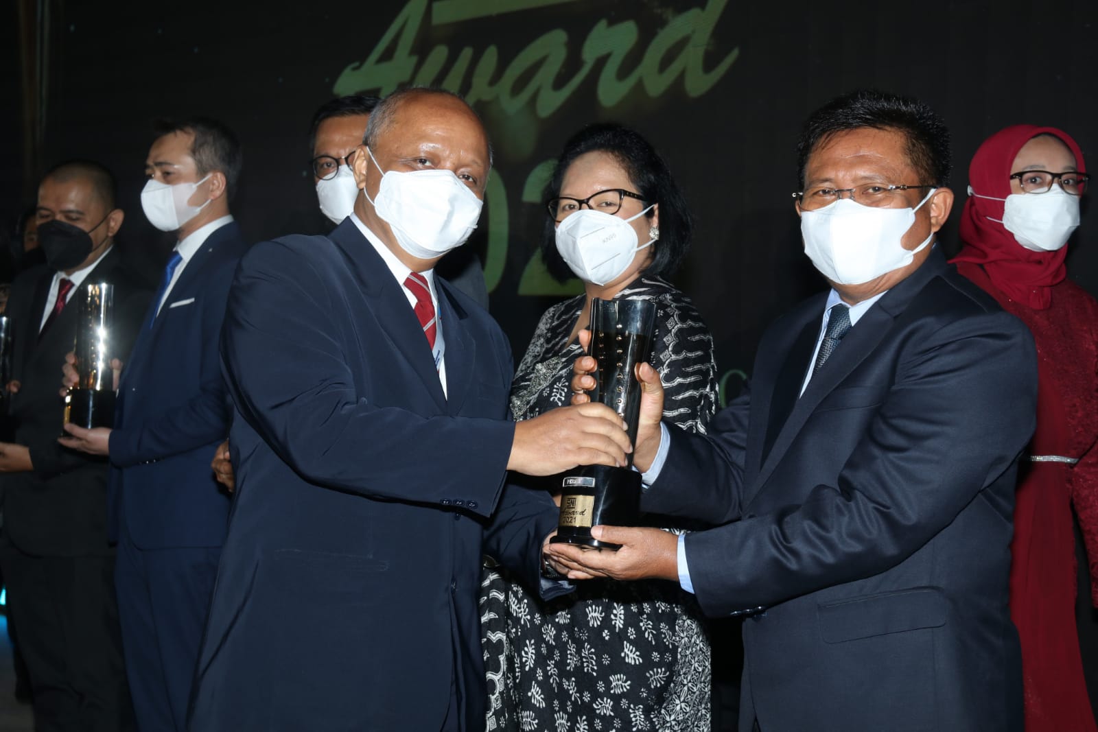 SATU-SATUNYA WAKIL DARI NTB, PTAM GIRI MENANG (PERSERODA) DIANUGERAHKAN PENGHARGAAN PERAK OLEH BADAN STANDARDISASI NASIONAL DALAM AJANG SNI AWARD