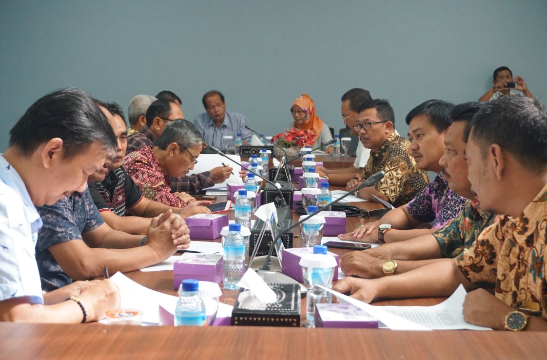 Komisi C DPRD Kabupaten Tulung Agung Melakukan Kunjungan Kerja Ke PDAM Giri Menang.