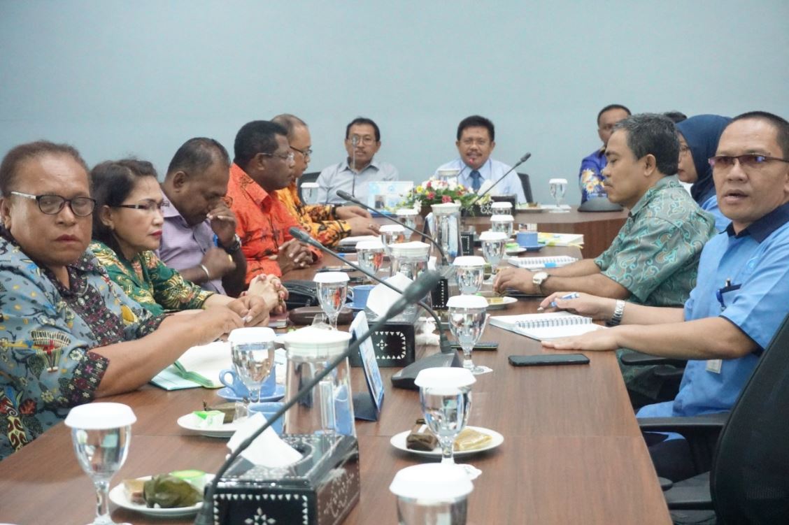 Kunjungan Kerja Pemerintah Kabupaten dan Kota Jayapura ke PT Air Minum Giri Menang