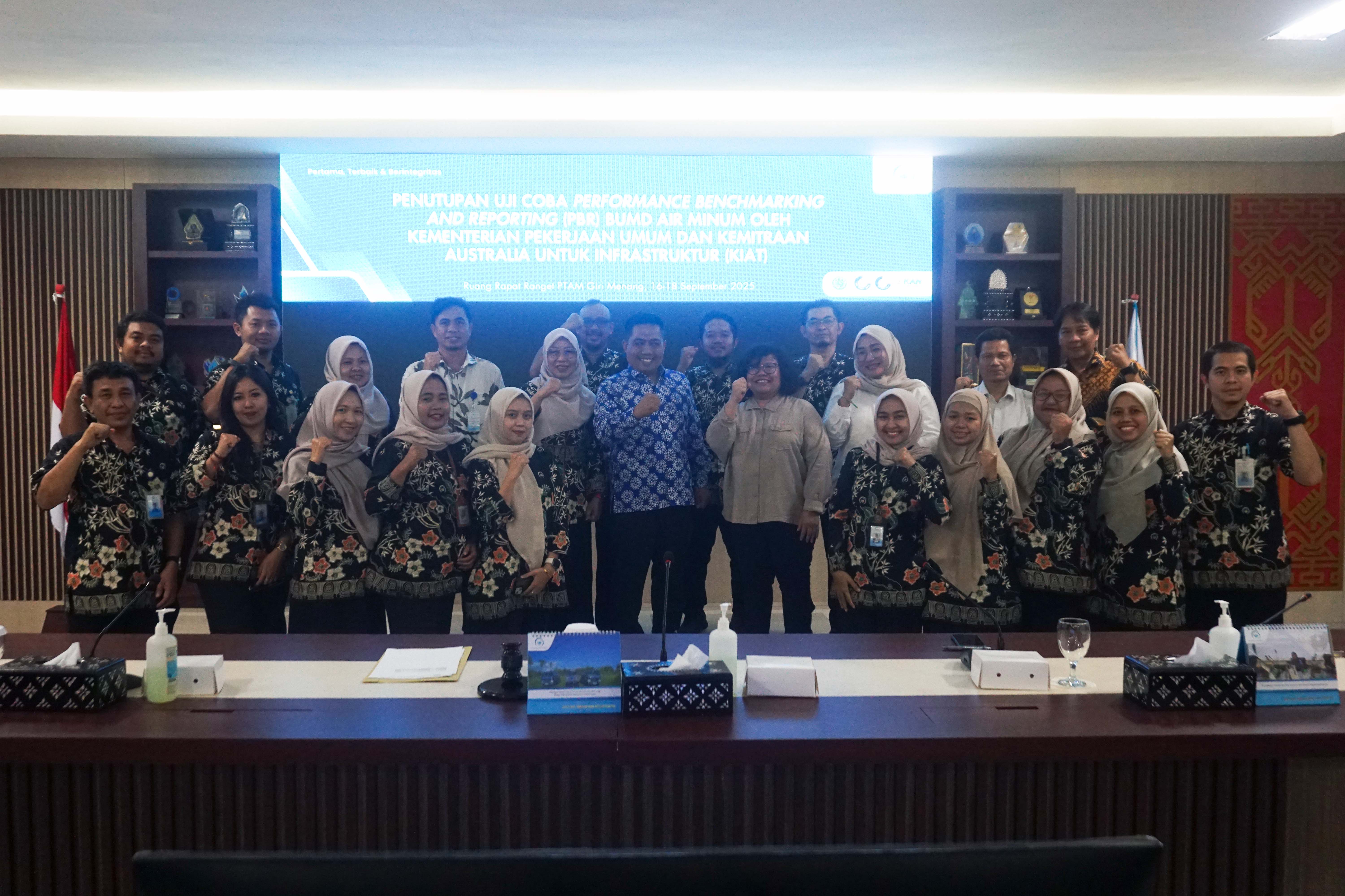 Direktur Utama PTAM Giri Menang Hadiri Uji Coba Performance Benchmarking and Reporting (PBR) BUMD Air Minum