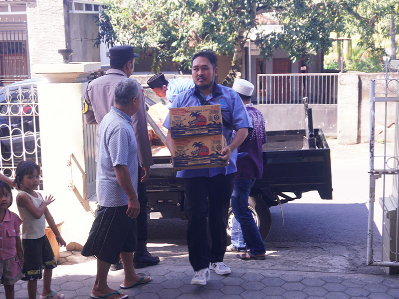 Giri Menang Bergerak: Bantu Warga Usai Banjir Terparah di Mataram