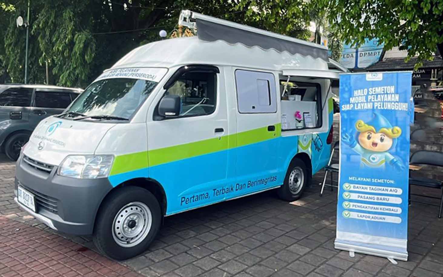 Mobil Pelayanan PT Air Minum Giri Menang (Perseroda)